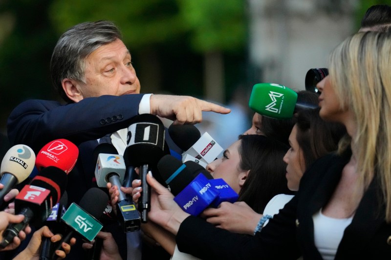 Perspectiva expertului: Crin Antonescu nu va avansa în turul II - Trei greșeli majore ale PSD