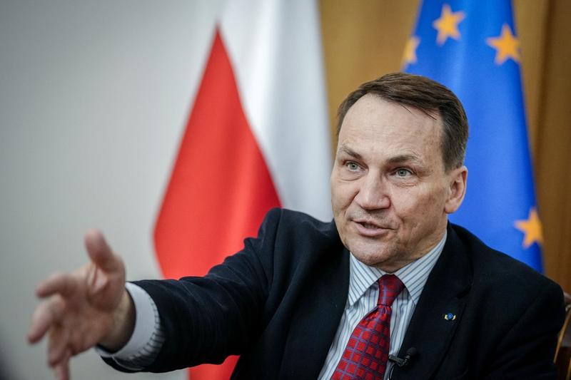Polonia își va închide consulatul din Cracovia ca răspuns la acuzațiile premierului Tusk privind incendiul unui complex comercial la Varșovia