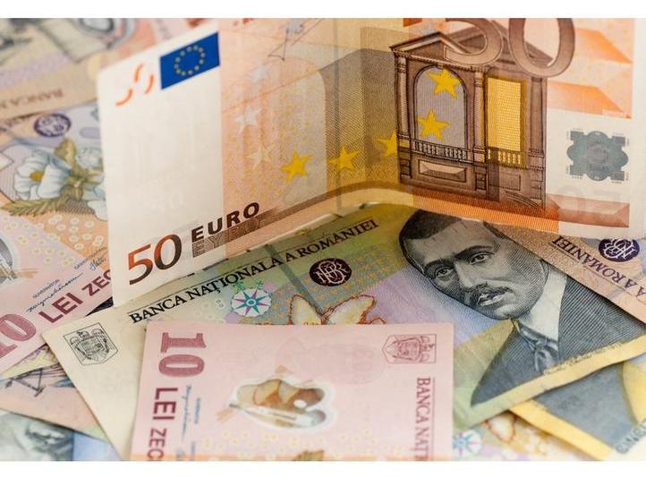 Previziuni pesimiste din partea JPMorgan: Leul românesc se va deprecia în continuare față de euro din cauza instabilităților politice
