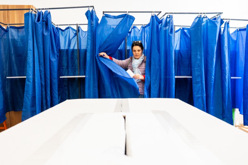 Prezență la vot de peste 122% într-o secție dintr-o zonă studențească din România