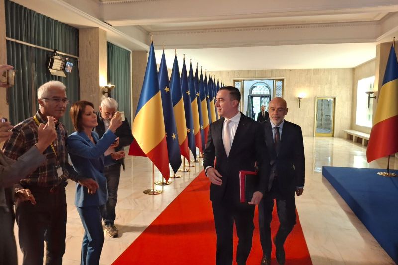 Primele măsuri implementate de guvernul interim cu Cătălin Predoiu la conducere: Modificări în accesul presei la ședințele de guvern