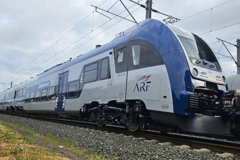 Primul tren electric polonez de la Pesa a sosit în România, parte a unui contract de 62 de unități