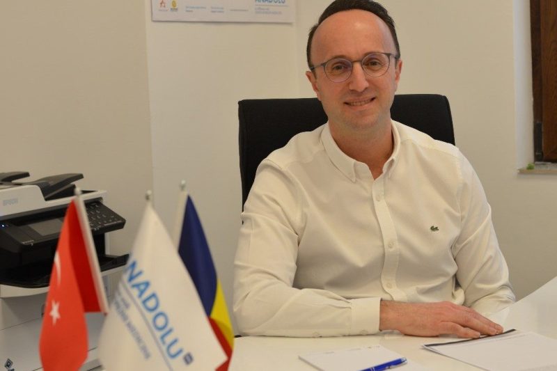 Prof. dr. Ilker Tinay, Anadolu Medical Center: „Între 15 și 20% dintre pacienți au primit un diagnostic diferit în urma reevaluării patologiei, un procent semnificativ.” Importanța obținerii unei opinii medicale suplimentare în caz de boli grave.