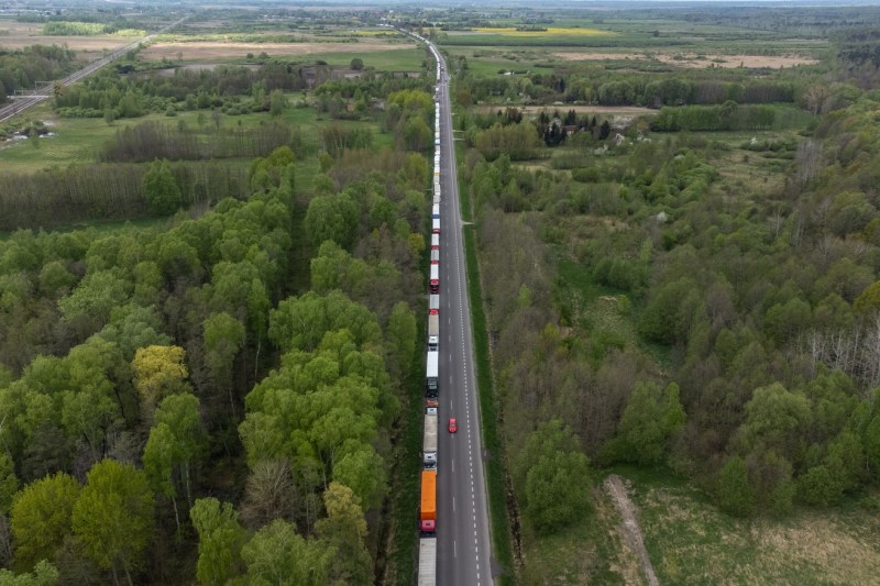 Protestele polonezilor revin la una dintre cele mai importante vămi de la granița cu Ucraina