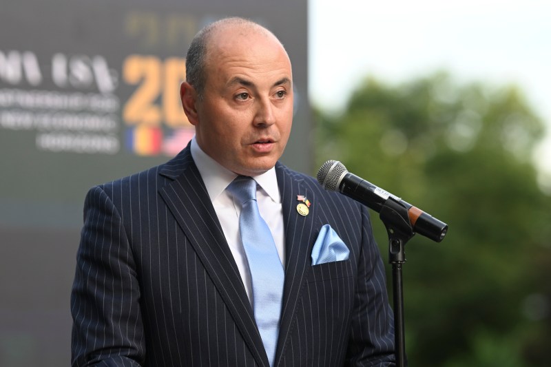 Reacția fermă a Ambasadorului României în SUA față de George Simion: Incompatibilitate cu funcția de președinte pentru cei care îngăduie restricționarea drepturilor românilor