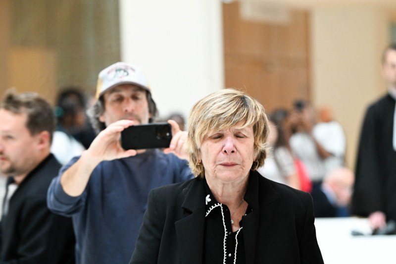 Regina presei mondene din Franța se confruntă cu justiția pentru acuzații de șantaj