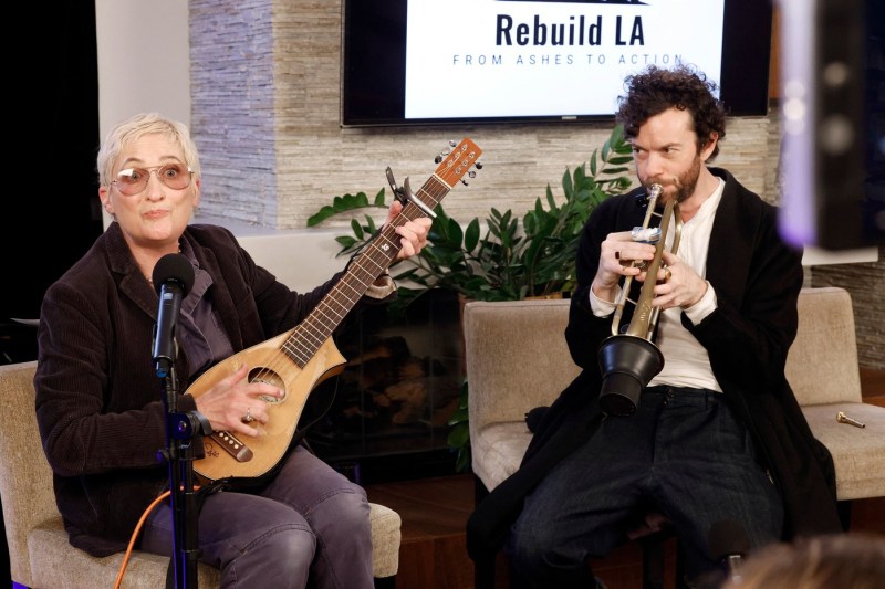S-a stins din viață Jill Sobule, autoarea celebrului hit „I Kissed a Girl”