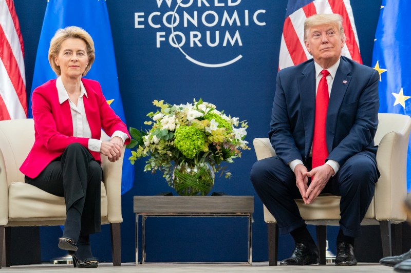 ȘTIRE DE ULTIMĂ ORĂ: Donald Trump sugerează o taxă vamală de 50% pentru Uniunea Europeană: „Discuțiile noastre cu ei nu au rezultate”