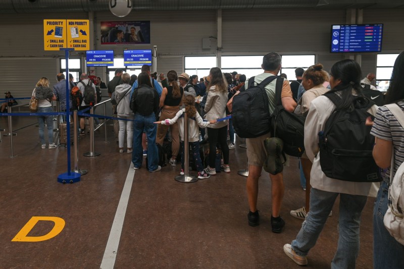 Strategiile bine păstrate ale celei mai mari companii aeriene europene. Cum generează miliarde de euro prin taxe pentru bagaje