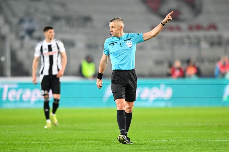 SuperLiga: FC Rapid susține că arbitrii români „nu sunt sancționați, ci premiați”. Au fost aduse acuzații lui Radu Petrescu