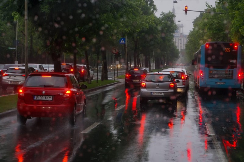 Temperaturi semnificativ mai scăzute și ploi frecvente în întreaga țară. Când ne putem aștepta la vreme frumoasă?