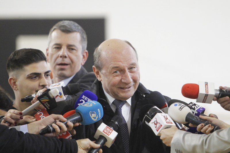 Traian Băsescu despre demisia lui Marcel Ciolacu: "Cu cât pleacă mai repede, cu atât mai bine" / Ce măsuri trebuie să ia Nicușor Dan pentru a câștiga turul 2
