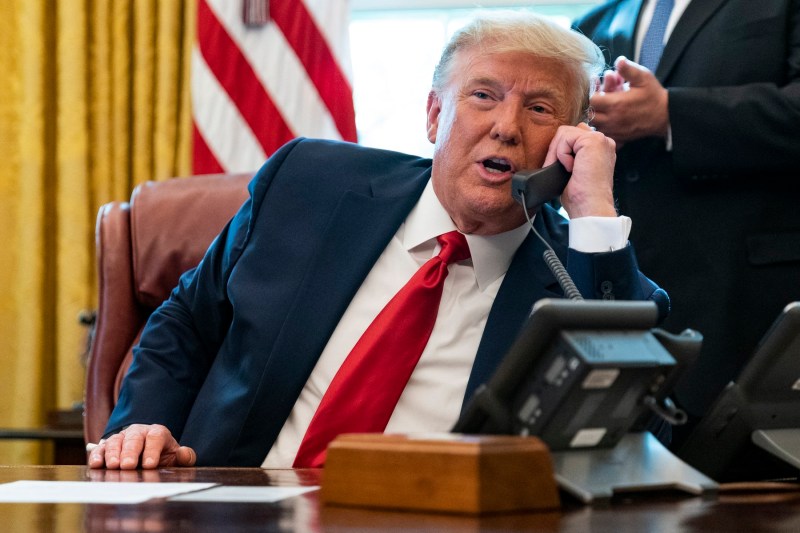 Trump a avut convorbiri cu Zelenski și Putin