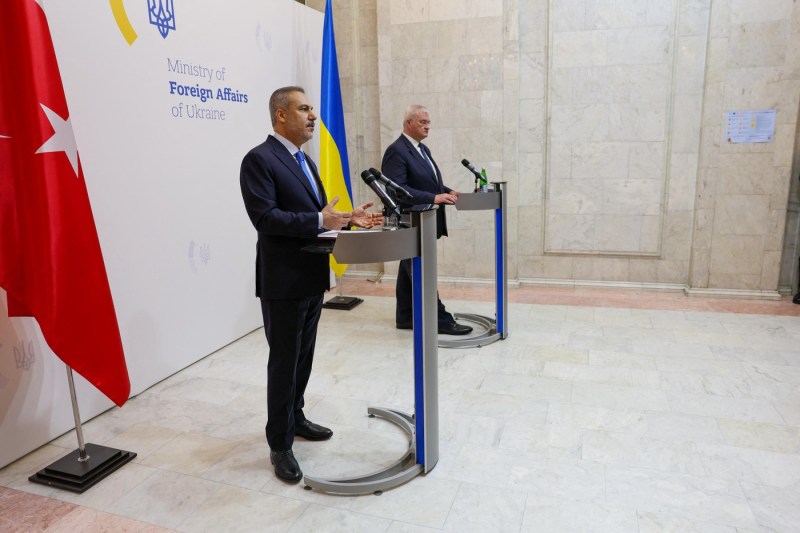 Turcia propune să organizeze o întâlnire între Putin, Zelenski și Trump