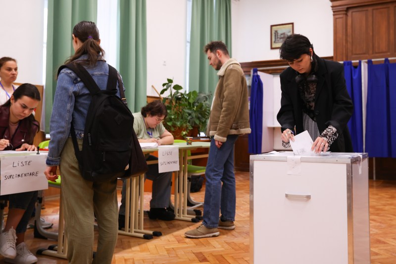Un arheolog britanic de renume analizează alegerile din România ca parte a unei tendințe mai ample: „Oamenii s-au săturat de democrație. Caută o nouă frică”