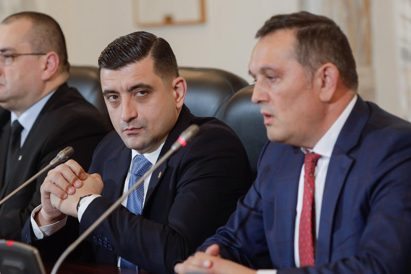 Un consilier BNR, reacții critice la adresa lui Simion, după ce acesta a declarat că îl preferă pe avocatul Piperea ca lider al Băncii Naționale. „Înțelege macroeconomie mai puțin decât pisica mea”