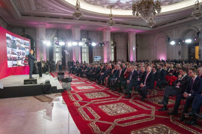 Un fost președinte PNL avertizează asupra unui „pericol” pentru PSD în cazul intrării în opoziție