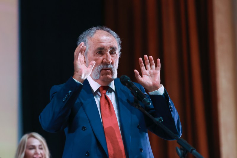 Un jurnalist renumit critică declarațiile lui Ion Țiriac: „Este absurd ce face. În timp ce alții erau închiși pentru că se opuneau comunismului, tu te bucurai de privilegiile regimului.”