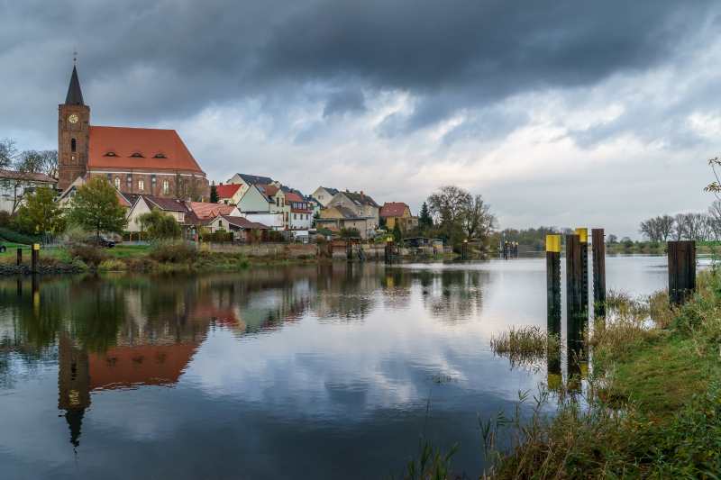 Un oraș din Germania cu un nume controversat încearcă să atragă cetățeni străini printr-un program de cazare gratuită