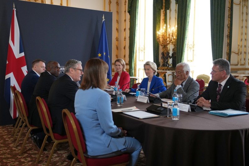 Uniunea Europeană solicită "respect" în urma amenințărilor președintelui Trump cu tarife de 50%: "Suntem pregătiți să ne apărăm"