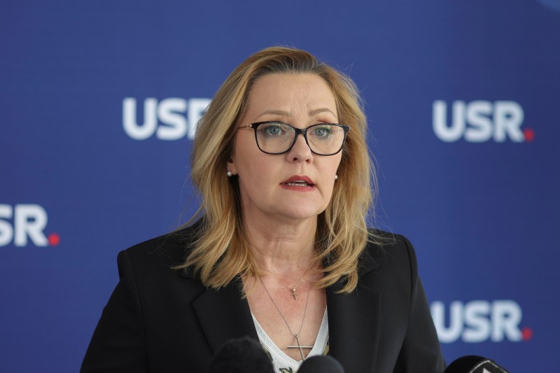 USR se distantează de controversa privind imaginile publicate de lidera partidului: „Elena Lasconi avea responsabilitatea de a verifica autenticul fotografiilor”