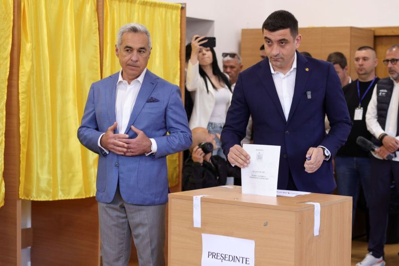 VIDEO Călin Georgescu își adresează susținătorii după alegerile prezidențiale: „Îi transmit felicitări lui George Simion” / „Îl susțin și pe Nicușor Dan”