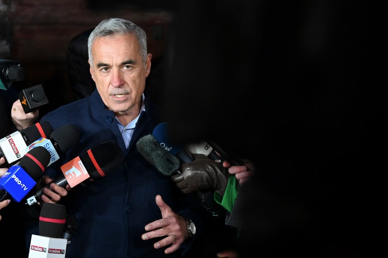 VIDEO Călin Georgescu lansează un monolog, cu 3 zile înainte de alegeri. Critică directă la adresa unui primar fără a-i menționa numele, făcând referire la un „alt primar, fost profesor”