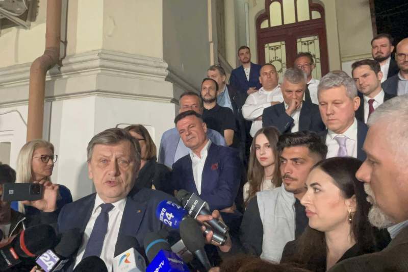 VIDEO Crin Antonescu își recunoaște înfrângerea: „Rezultatul parțial este ireversibil” / Nu dezvăluie pe cine susține în turul 2