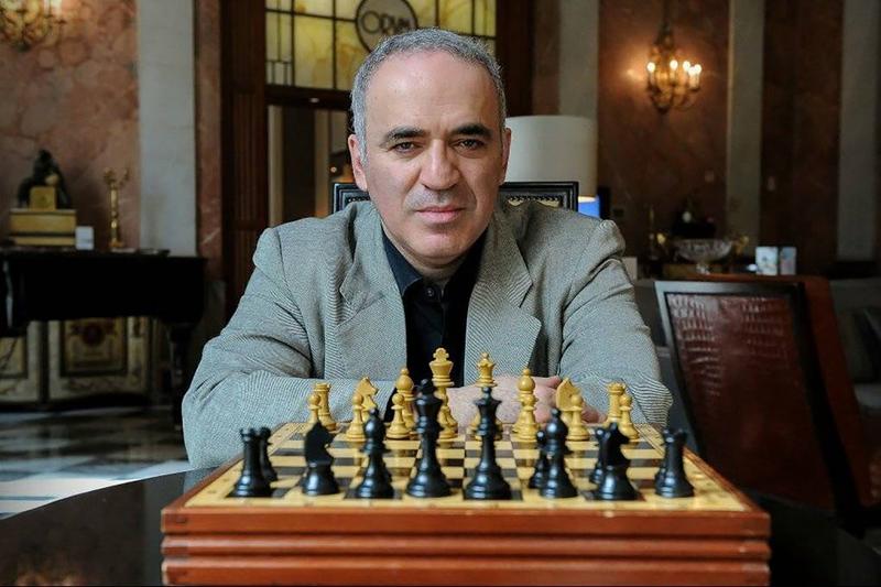 VIDEO Garry Kasparov îndeamnă românii să participe la vot: „Dacă nu votezi, poți ajunge ca în Rusia”