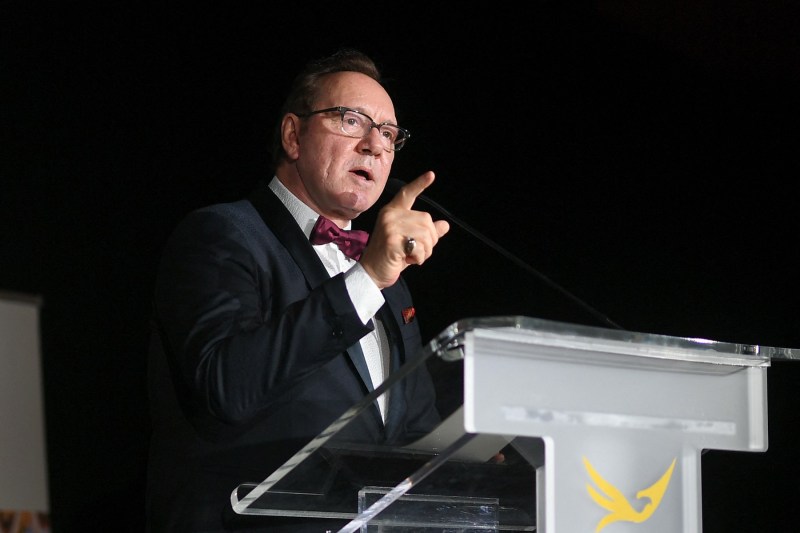 VIDEO Kevin Spacey evocă „Lista Neagră” a Hollywood într-un discurs pasionant la Cannes: „Încă sunt în picioare”