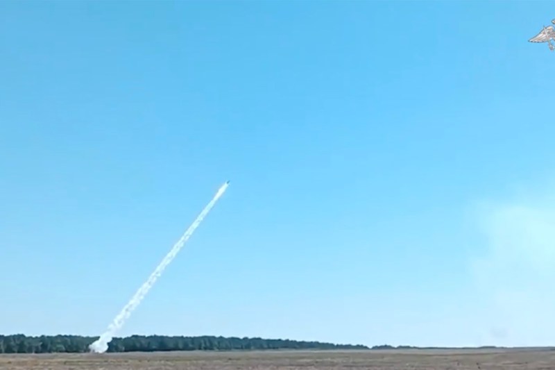 VIDEO: Lovitură impresionantă, urmată de „focuri de artificii”: Sistem BUK-M3 SAM rusesc distrus de armata ucraineană