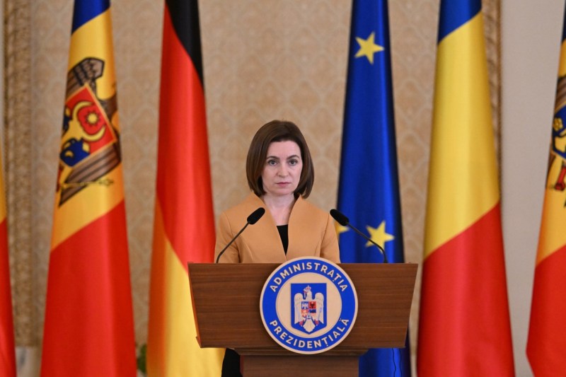 VIDEO Maia Sandu a votat la Ambasada României din Tirana