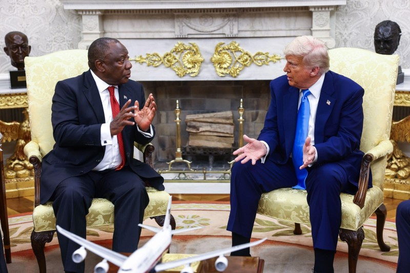 VIDEO Moment tensionat la Casa Albă: Ce imagini a prezentat Trump lui Ramaphosa / Liderul sud-african: „Aș dori să știu unde este acel loc”