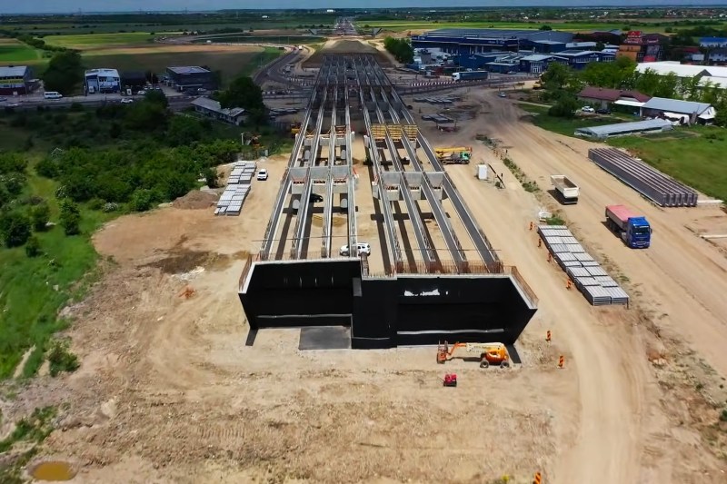 VIDEO Prima autostradă din România construită de unele firme chineze: „Mitul eficienței acestora este din nou contestat” / Cum se prezintă acum