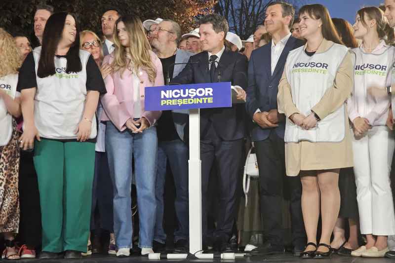 VIDEO Rezultate exit poll: Nicușor Dan subliniază importanța responsabilității politicienilor și aprecierile aduse echipelor din secții de votare