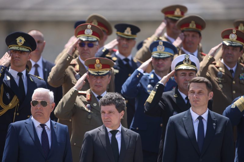 VIDEO Stângăcia ministrului Apărării, Angel Tîlvăr, la ceremonia dedicată Zilei Eroilor la Monumentul „Mormântul Ostașului Necunoscut”