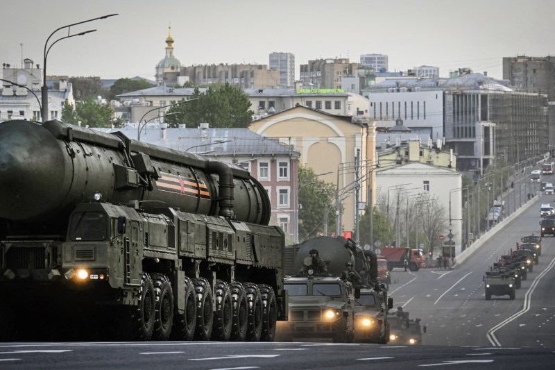 Vladimir Putin își exprimă speranța de a evita utilizarea armelor nucleare în conflictul din Ucraina
