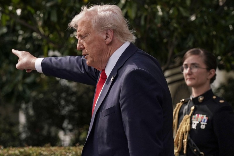 „Voi ordona”. Declarația lui Trump, cu câteva ore înainte de întâlnirea cu liderul islamist al Siriei