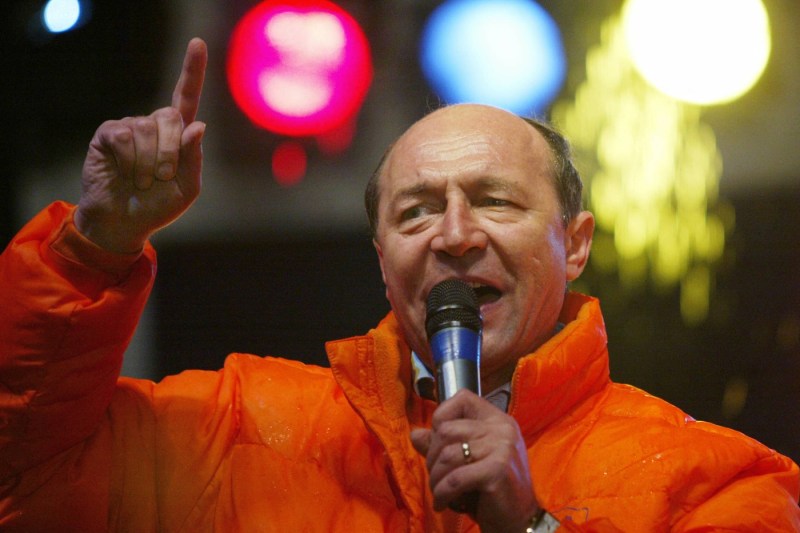 Voturile obținute de finaliștii de la ultimele alegeri prezidențiale din România: George Simion se apropie de Ion Iliescu, iar Traian Băsescu și Klaus Iohannis au fost depășiți.