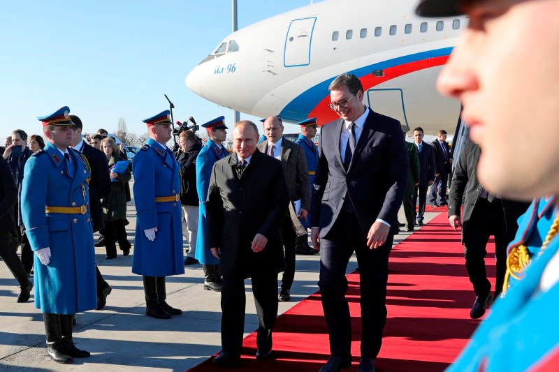 Zborul președintelui Aleksandar Vucic către Moscova, deviat din cauza haosului generat de dronele ucrainene