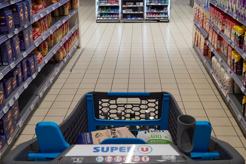 ACTUALIZARE Adaosul comercial la alimentele de bază va fi restricționat până la 30 septembrie 2025 / Licențierea importurilor de cereale, zahăr, ouă și carne de pui din Ucraina se va extinde
