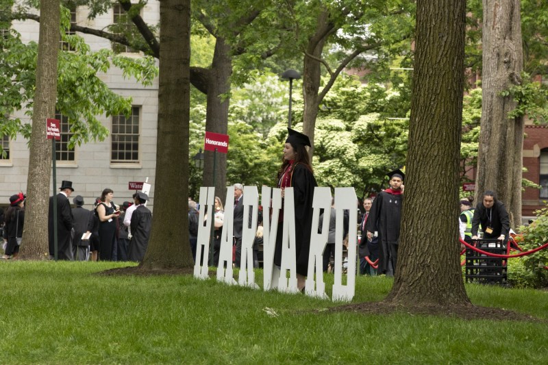 Administrația Trump interzice accesul în SUA studenților care doresc să se înscrie la Harvard, după ce inițiativa anterioară a fost blocată de justiția americană
