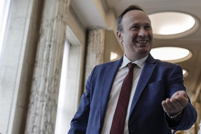 Adrian Câciu și-a revizuit imediat decizia după investigațiile recente. A renunțat la limuzina Mercedes de 100.000 de euro care nu figurează pe numele său. „Voi utiliza taxiul”