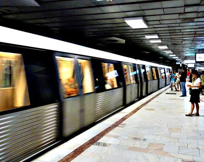 Aglomerație pe linia de metrou la ora de vârf din cauza unui incident la Eroii Revoluției