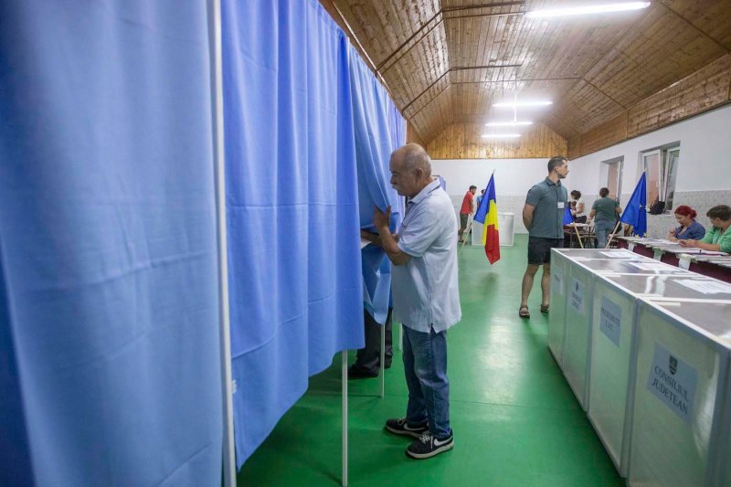 „Aici este vina exclusiv a alegătorilor”. Ce argumente au românii care cred că și cetățenii contribuie la deficitul bugetar excesiv