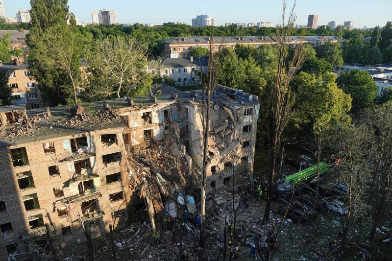 Atac violent în Kiev: Rachete și drone rusești au lovit capitala ucraineană / Cel puțin cinci victime fatale