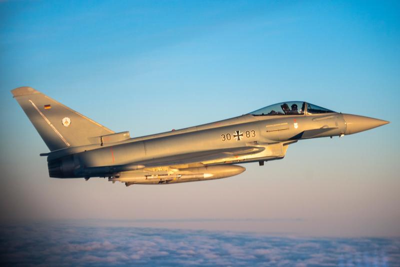 Avioane de vânătoare germane interceptă un avion rusesc Il-20M deasupra Mării Baltice