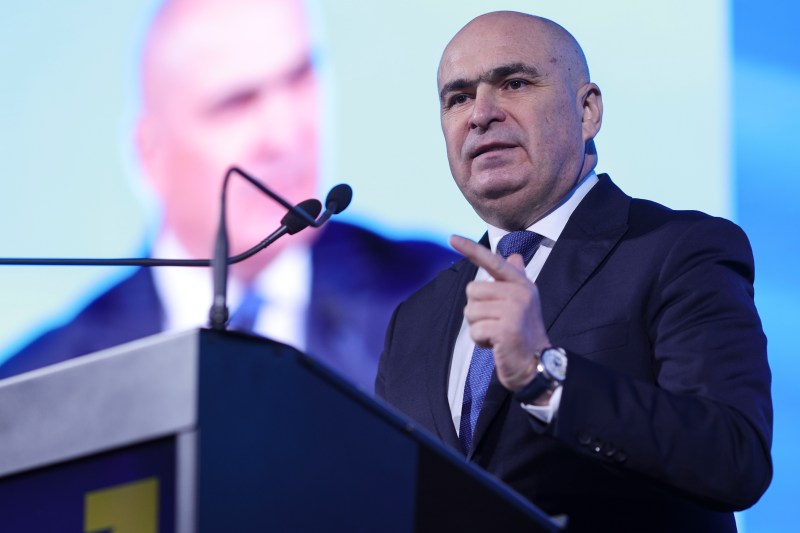 Bolojan: „Considerăm o contribuție pentru sănătate din partea celor cu pensii foarte mari”. Creșterea impozitelor este inevitabilă, declară liderul PNL