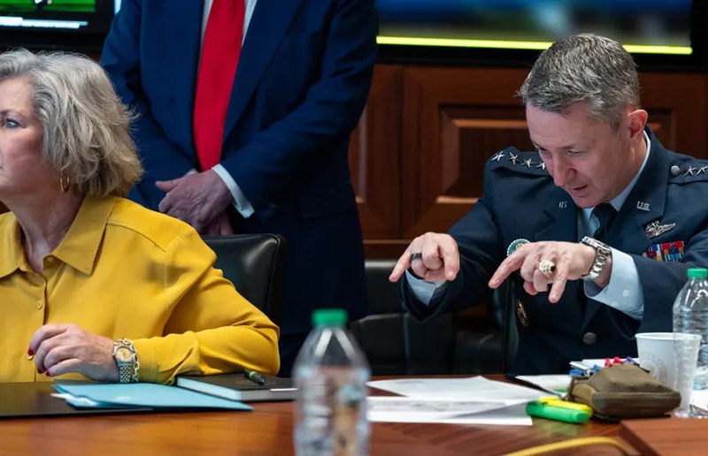 Casa Albă a difuzat fotografii din interiorul Situation Room în timpul atacului SUA asupra Iranului