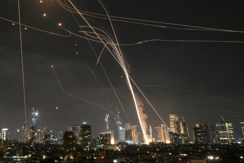 Ce se întâmplă după atacurile cu rachete asupra Israelului vineri seară. Iranul se confruntă cu o alegere crucială